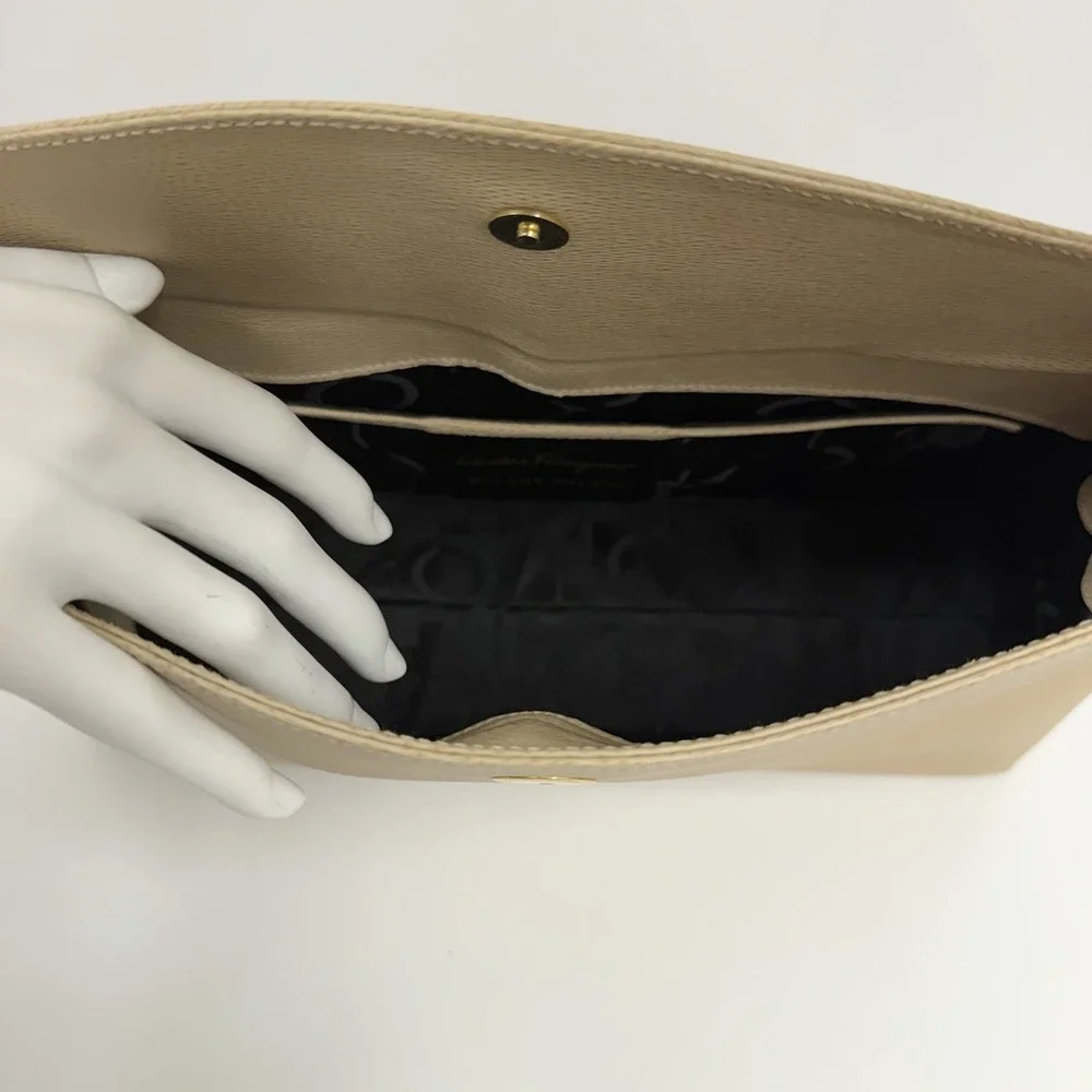 Vintage Salvatore Ferragamo Leather Purse Khaki Beige NWT $495.00 Gazzella